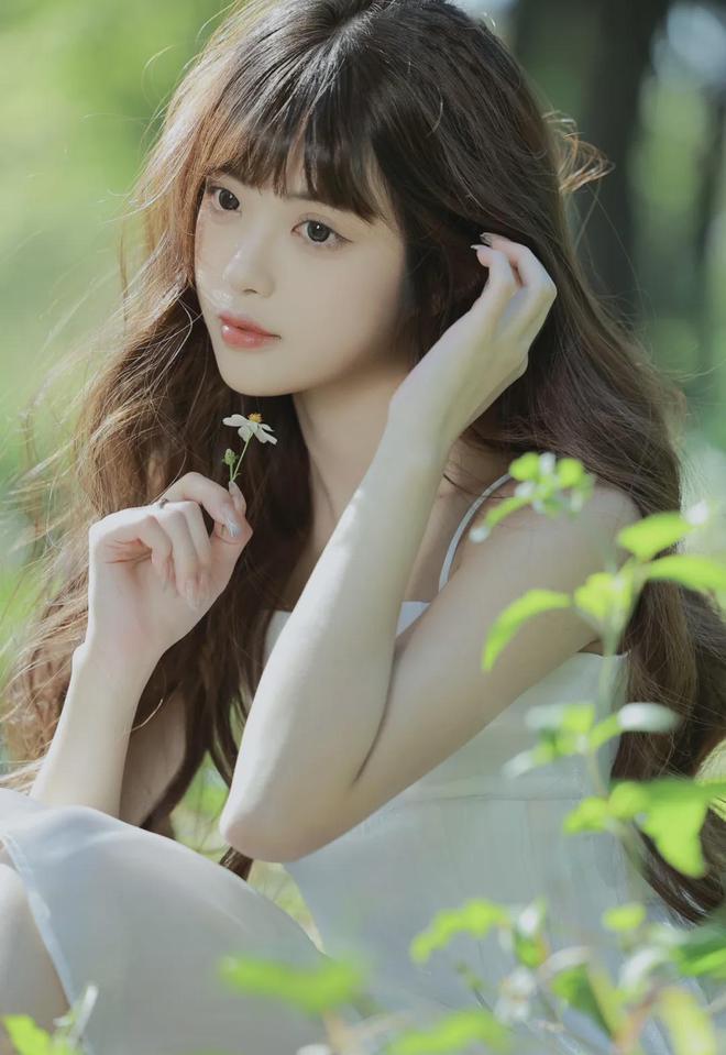 成年美女18岁网站(图1)