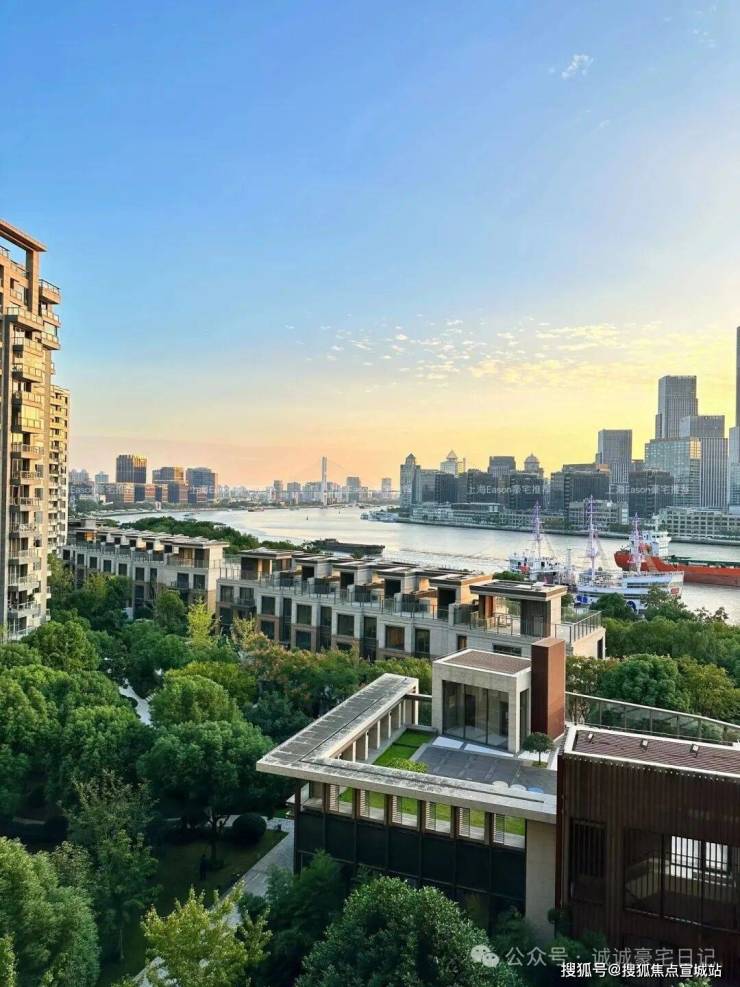 陆家嘴滨江凯旋门售楼处_滨江凯旋门(营销中心)网站_售楼处地址_电话_价格曝光_最新房源情况_户型_中心电线小时咨询热线(图2)